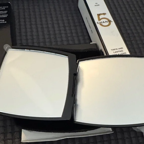 CHANEL Navy and Black Cosmetic Set - Picture 7 of 7